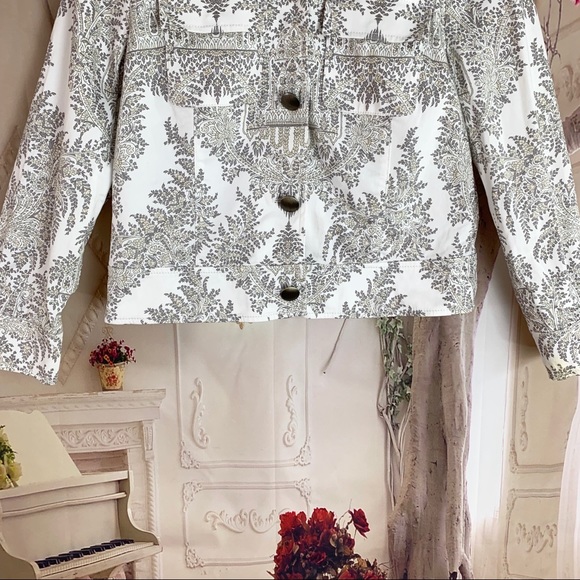 SOLD Worth New York Floral Printed Button Do - Picture 3 of 8